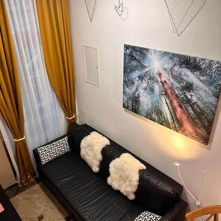 As Small As Caravans Vienne Extérieur photo