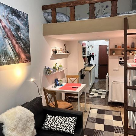 As Small As Caravans Vienne Extérieur photo